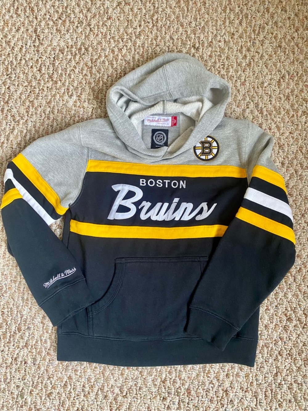 Mitchell & Ness Boston Bruins Hoodie Boys Girls Medium 10/12